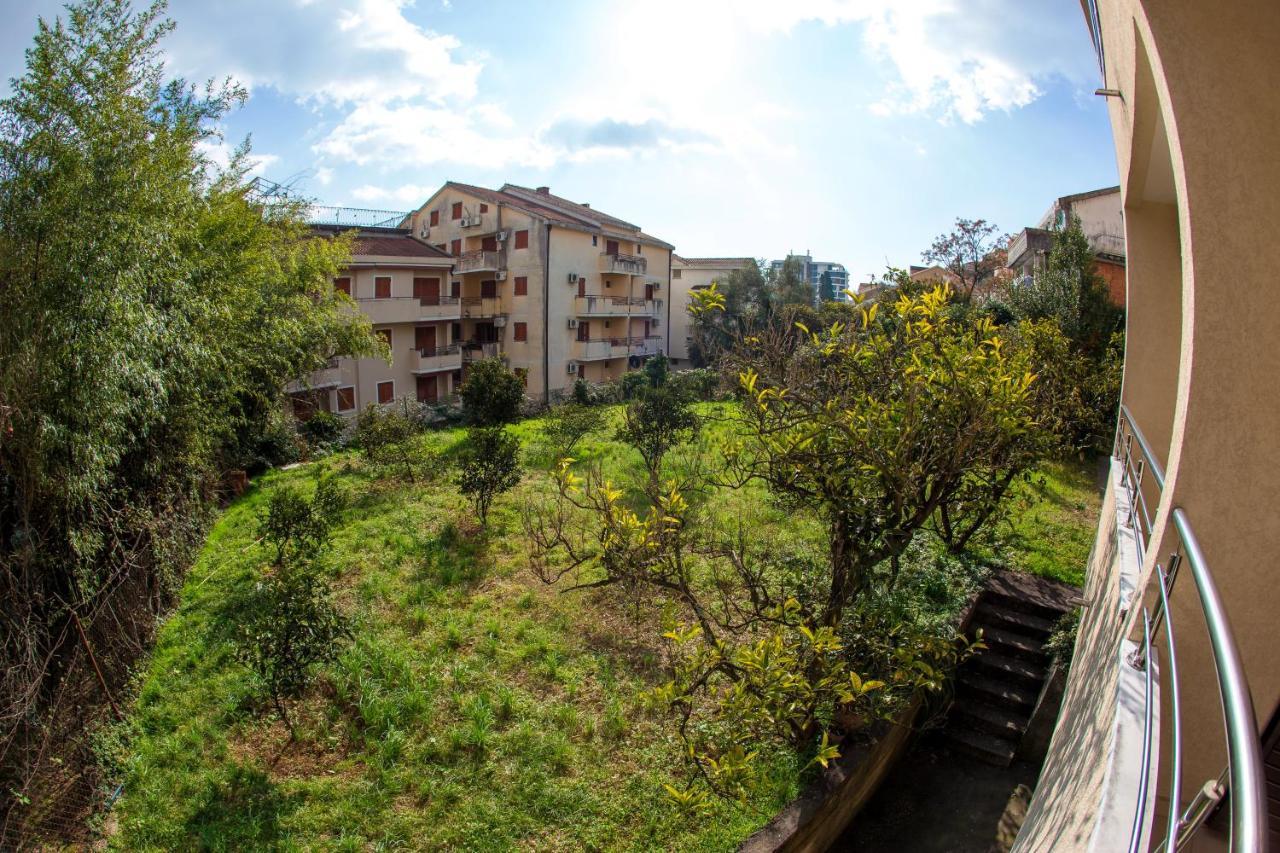 Guest House Mandarina Будва Экстерьер фото